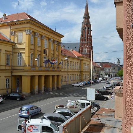 Apartment Downtown Osijek Pokój zdjęcie